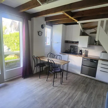 House With Garden *